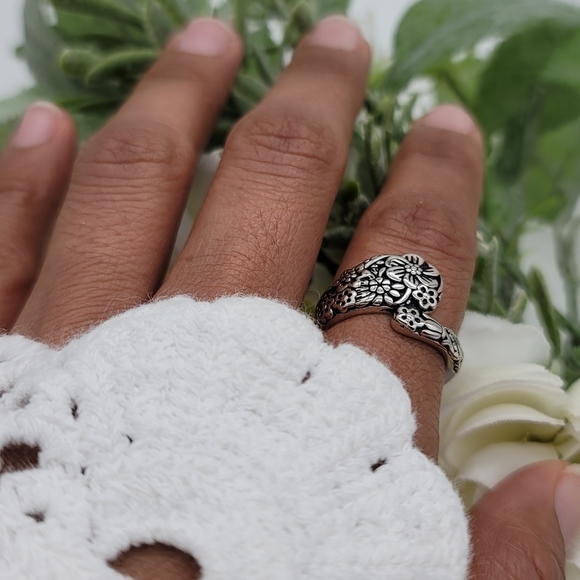 ❤️ FLORAL SPOON RING - Picture 5 of 8